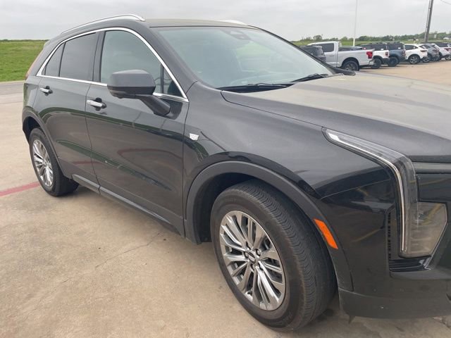 Used 2025 Cadillac XT4 Premium Luxury image 4