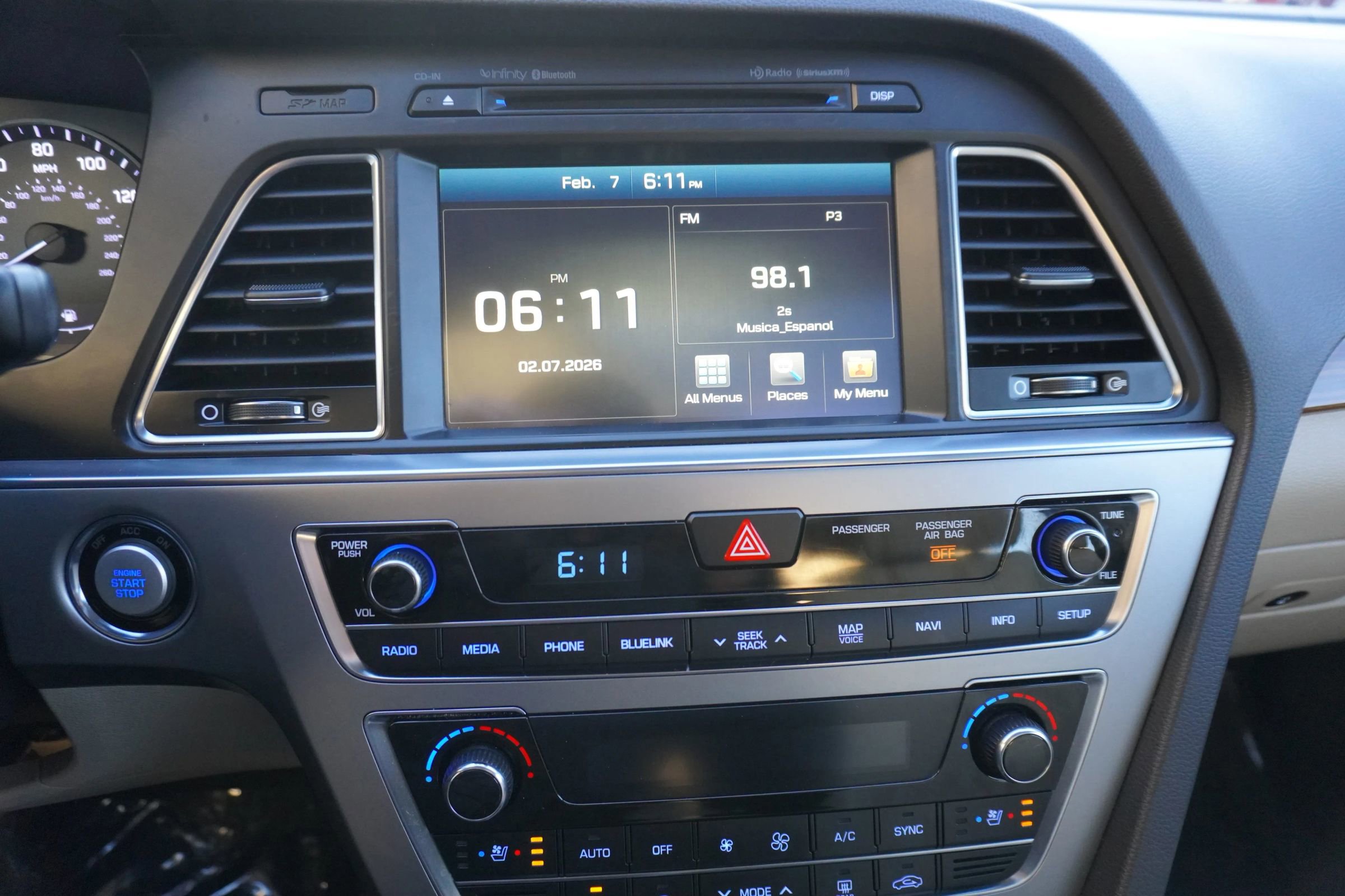 Used 2015 Hyundai Sonata Limited w/ Option Group 05 image 16