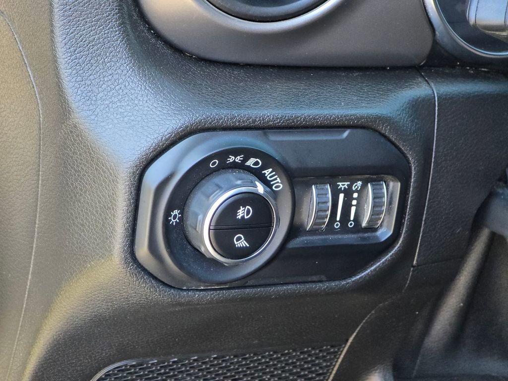 Used 2021 Jeep Gladiator Sport image 38