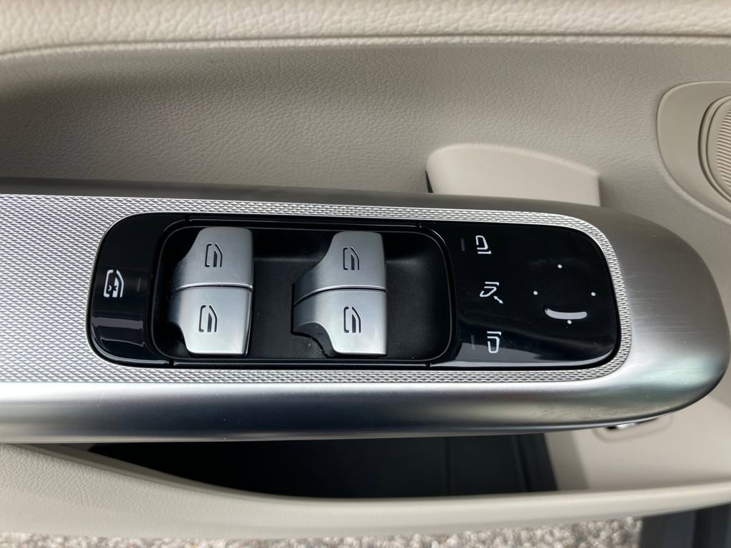 Certified 2024 Mercedes-Benz GLC 300 w/ Advanced USB Package image 28