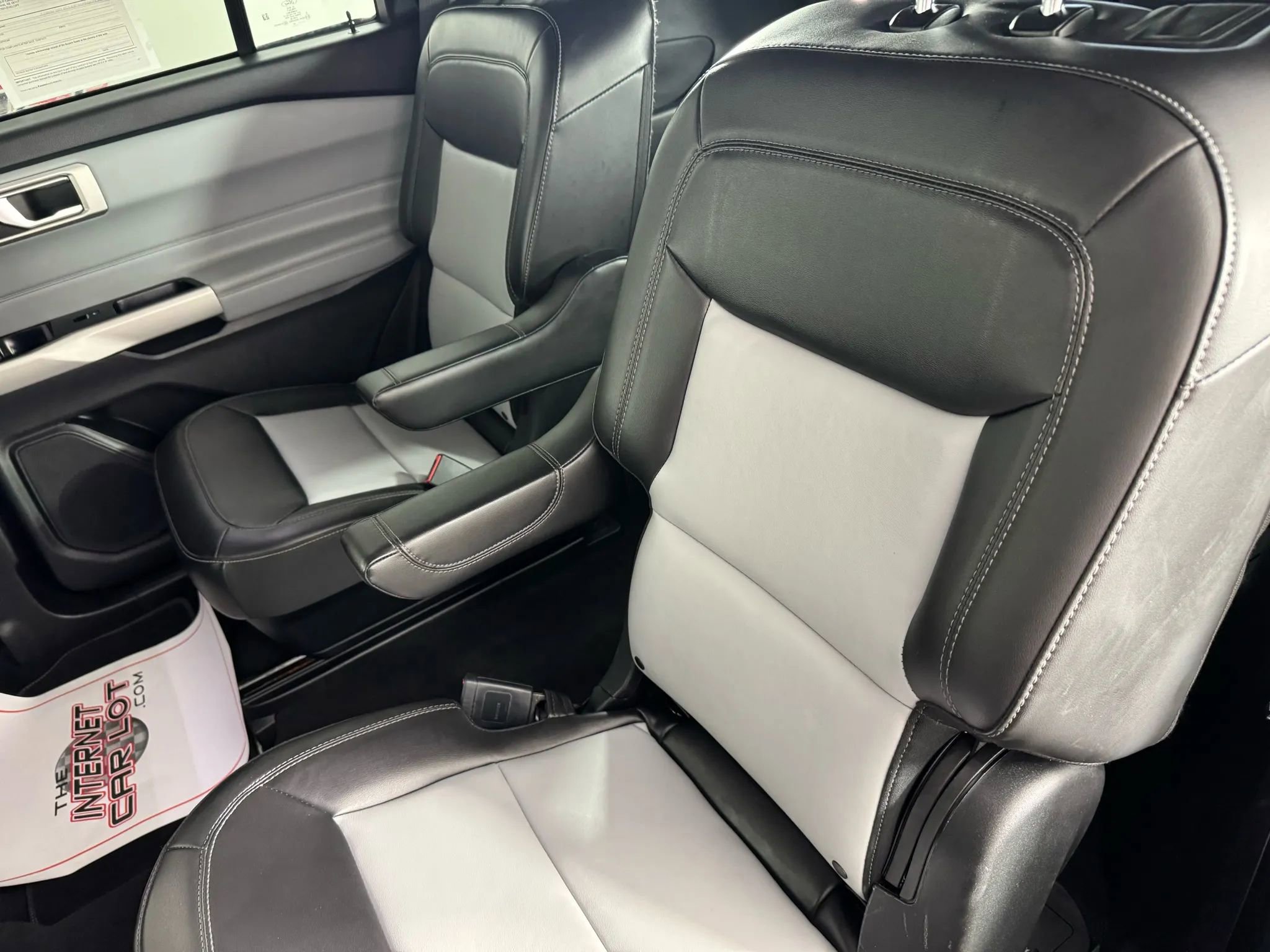 Used 2022 Ford Explorer XLT w/ Equipment Group 202A image 37