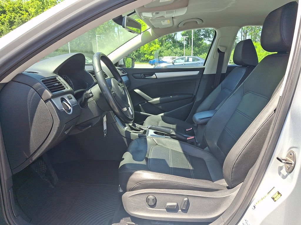 Used 2013 Volkswagen Passat 2.5 SE FWD image 13