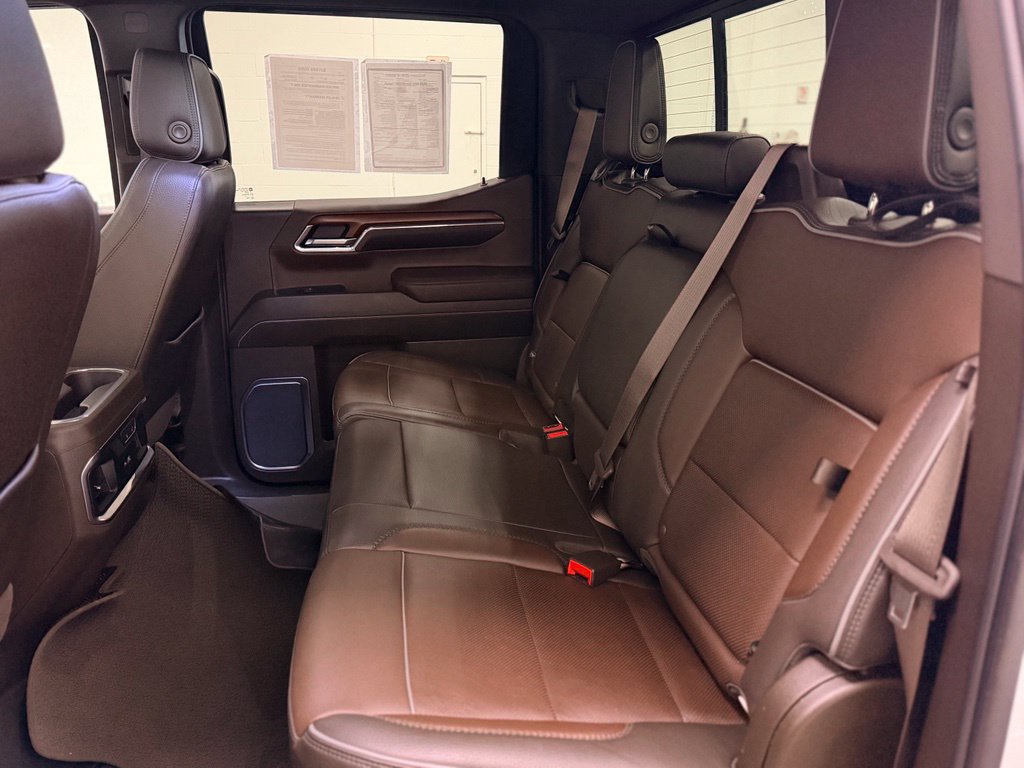 Used 2023 GMC Sierra 1500 Denali w/ Technology Package AWD/4WD image 23