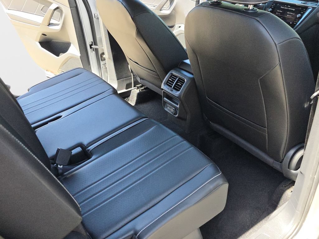 Used 2022 Volkswagen Tiguan SE R-Line FWD image 13