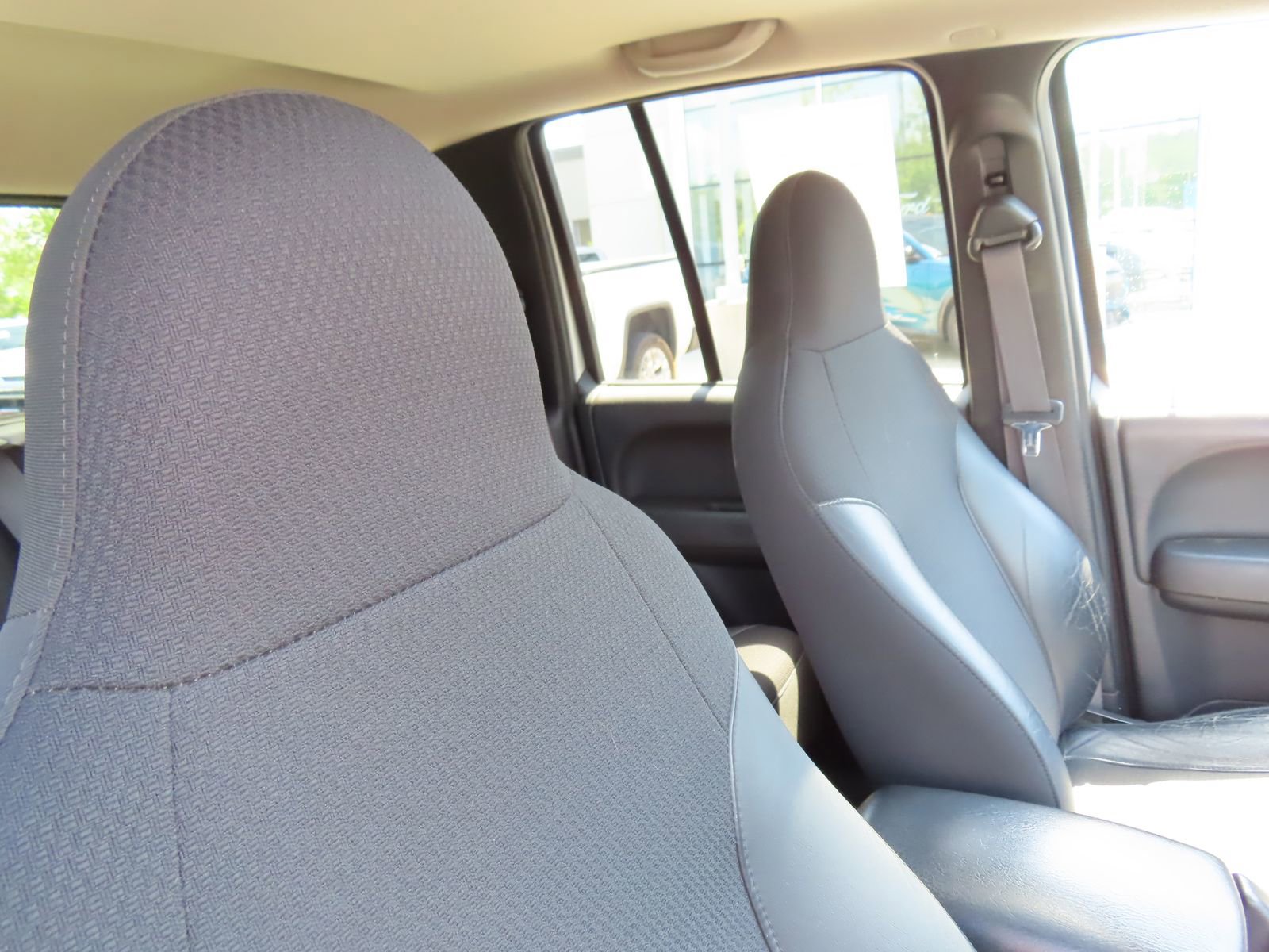 Used 2003 Jeep Liberty Renegade AWD/4WD image 31