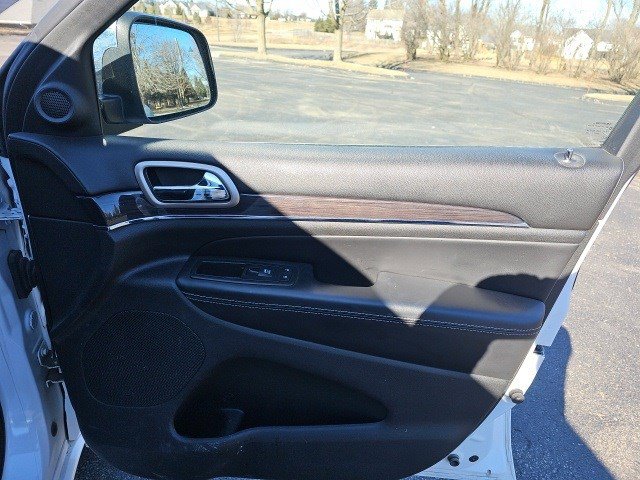 Used 2016 Jeep Grand Cherokee Overland image 13