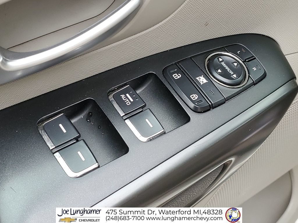 Used 2018 Kia Sedona L FWD image 21