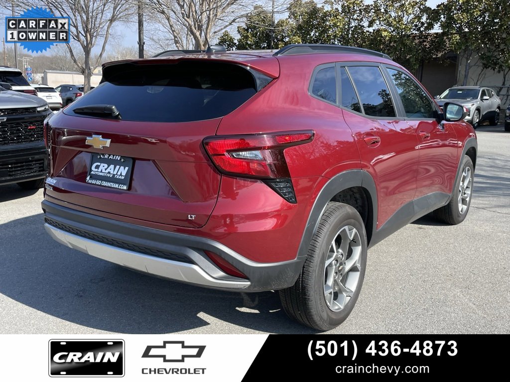 Used 2025 Chevrolet Trax LT w/ LT Convenience Package image 8