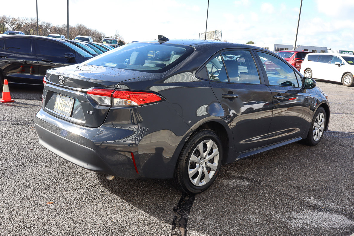 Used 2024 Toyota Corolla LE image 4