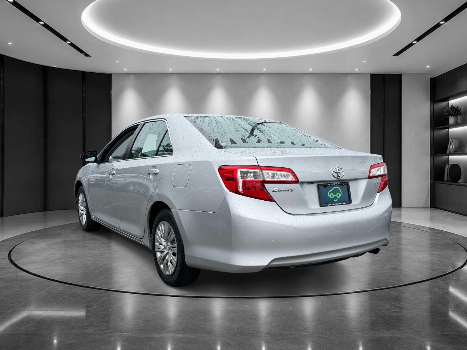 Used 2014 Toyota Camry LE FWD image 3