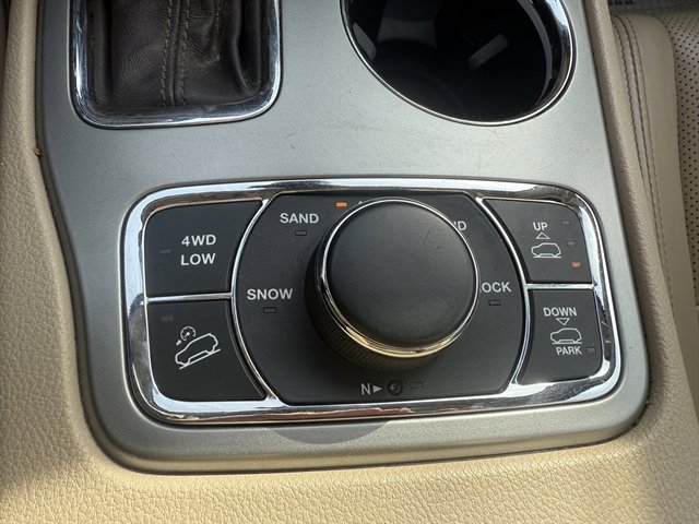 Used 2020 Jeep Grand Cherokee Overland image 38