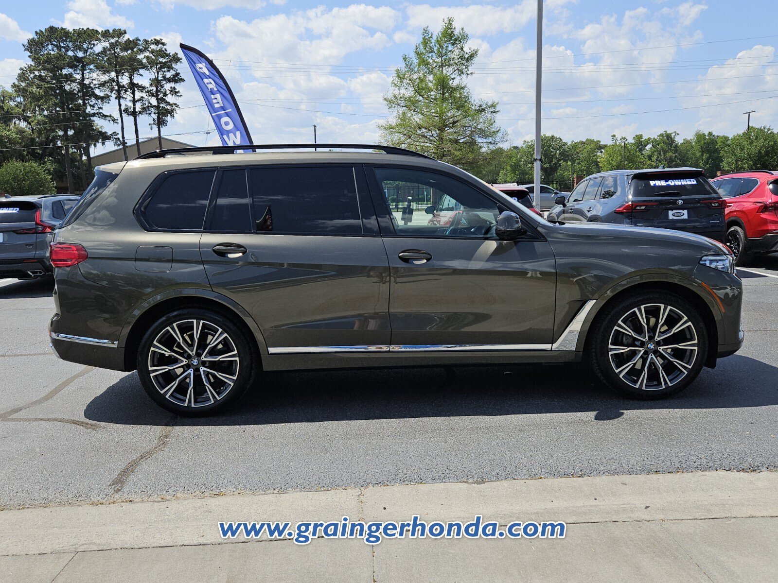 Used 2021 BMW X7 xDrive40i w/ Premium Package image 6