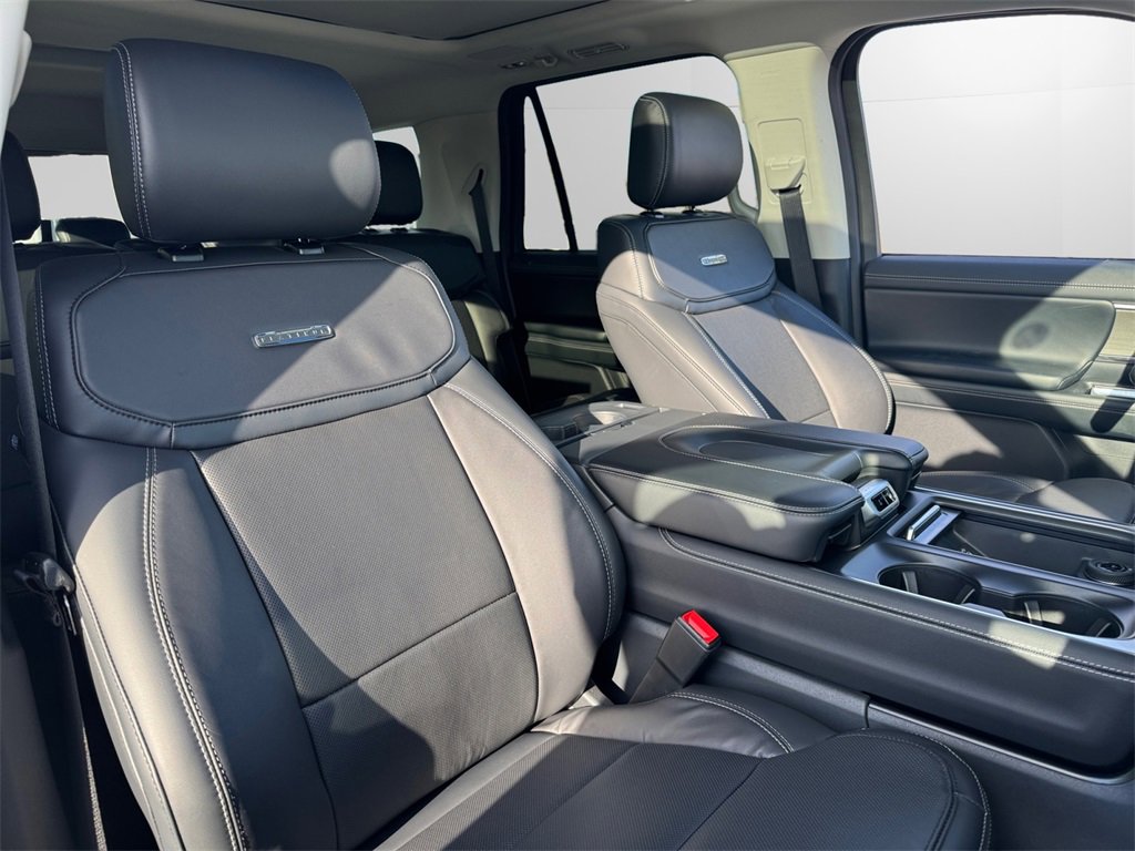 New 2025 Ford Expedition Max Platinum w/ Driver's Package image 15
