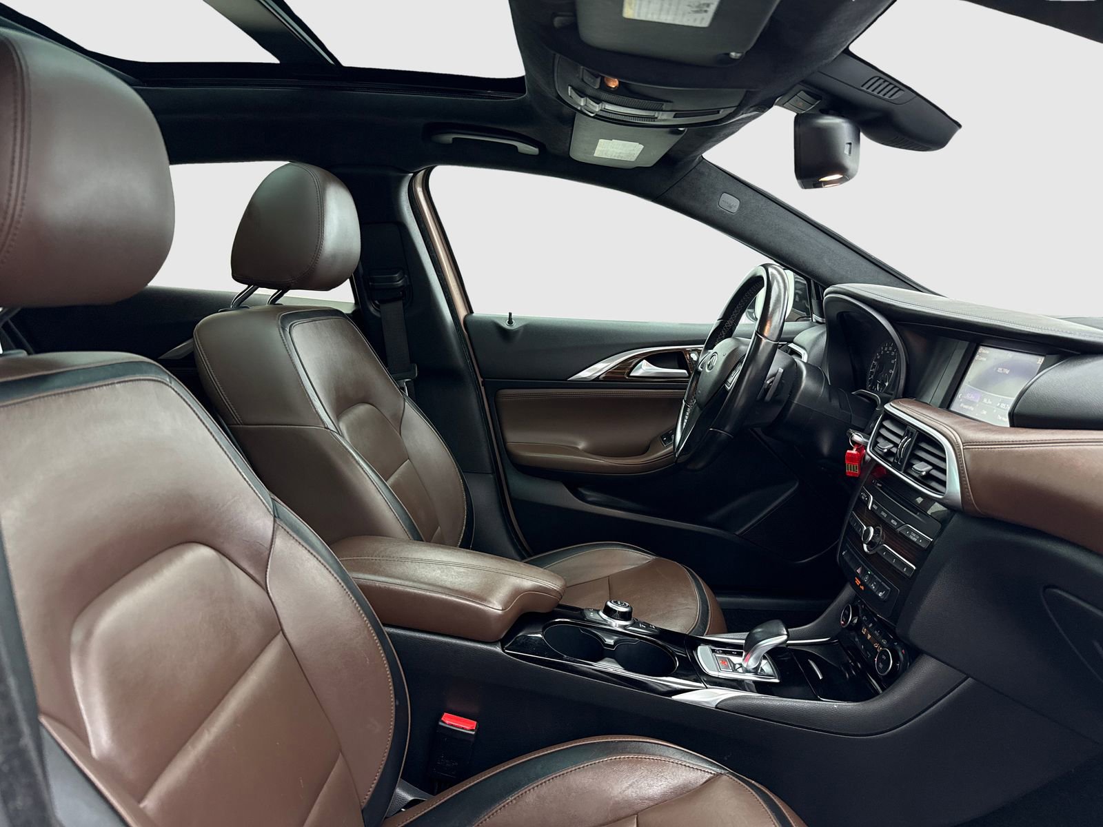 Used 2018 INFINITI QX30 Premium w/ Navigation Package AWD/4WD image 41