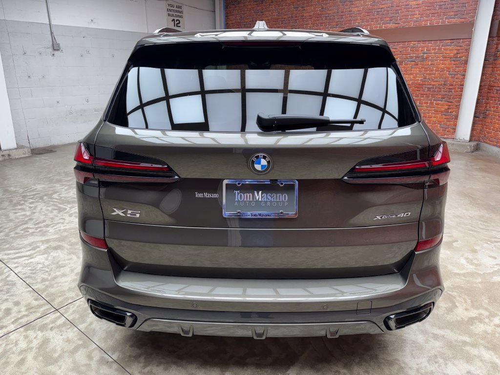 Certified 2026 BMW X5 xDrive40i w/ Executive Package AWD/4WD image 4
