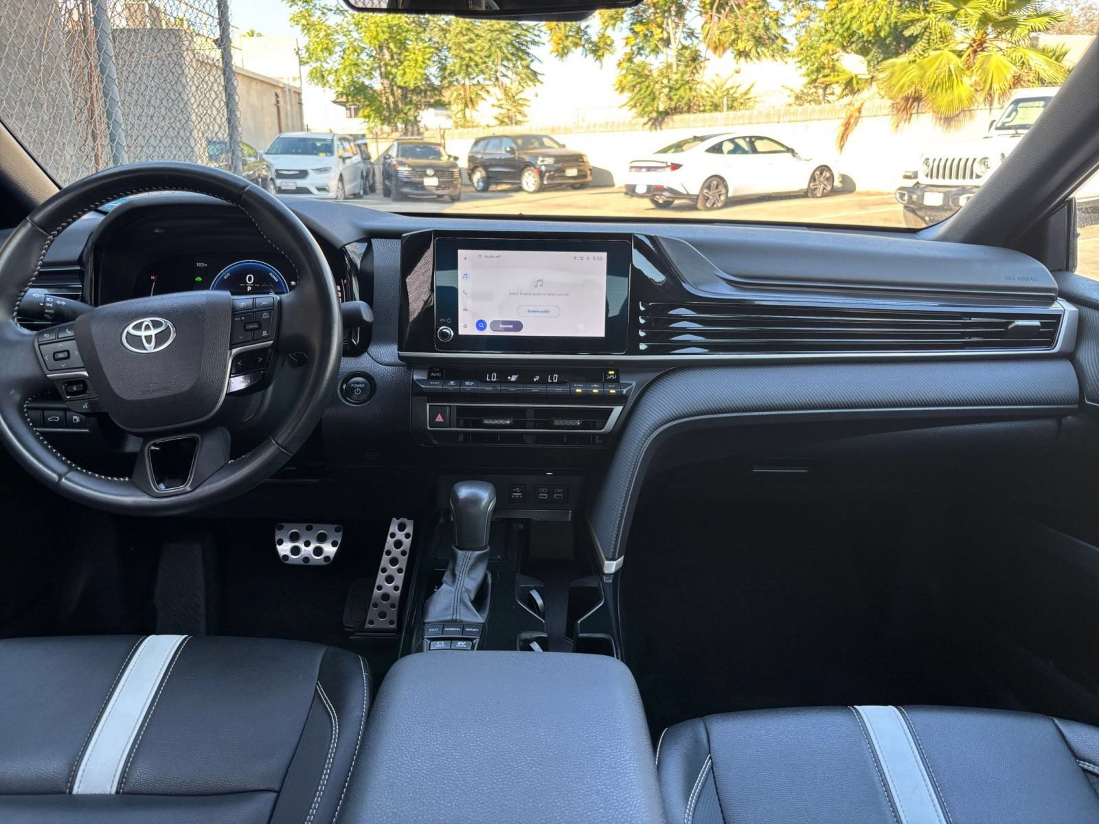 Used 2025 Toyota Camry SE FWD image 32