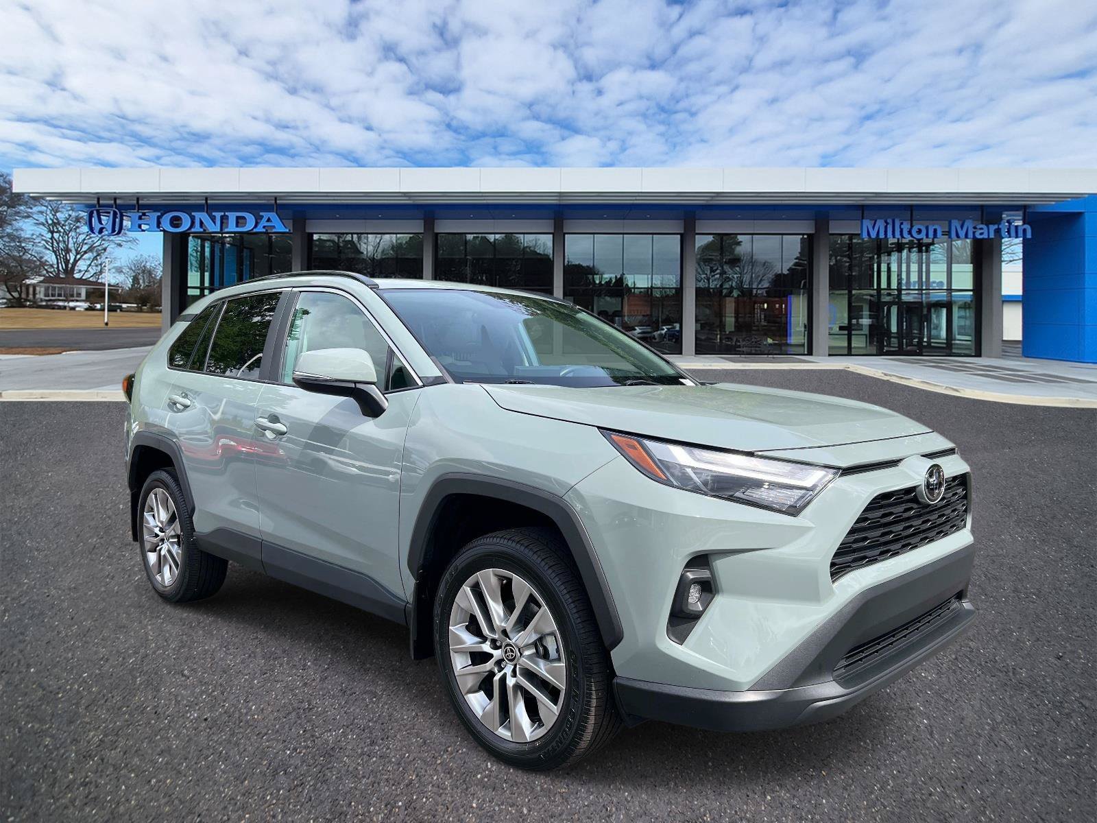 Used 2022 Toyota RAV4 XLE Premium