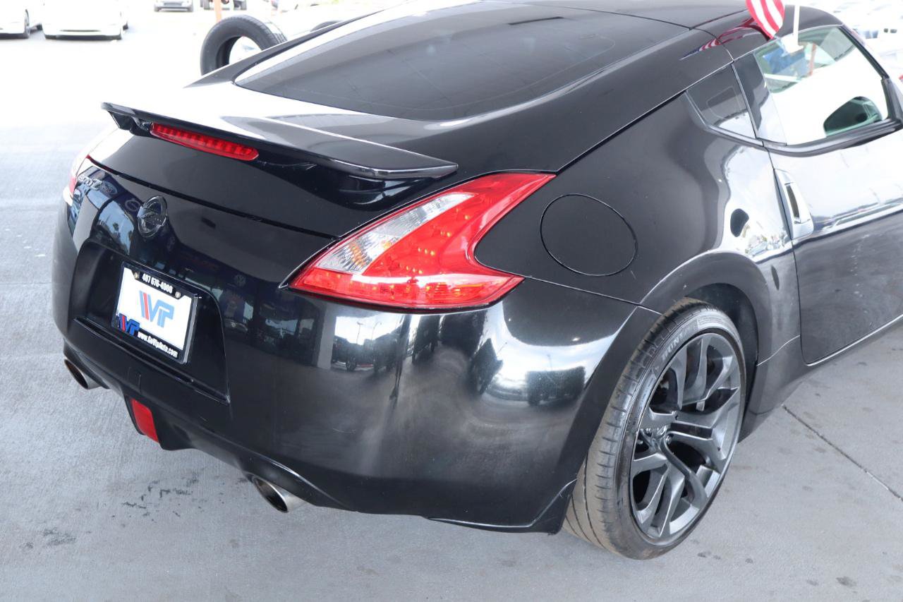 Used 2017 Nissan 370Z Coupe RWD image 7