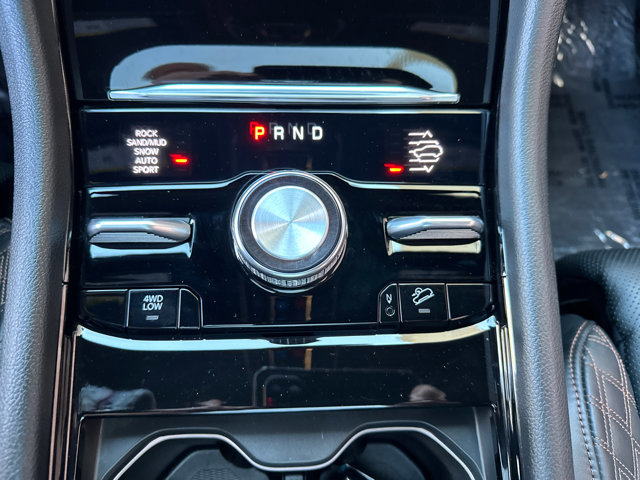 Used 2025 Jeep Grand Cherokee Summit w/ Obsidian Package image 23