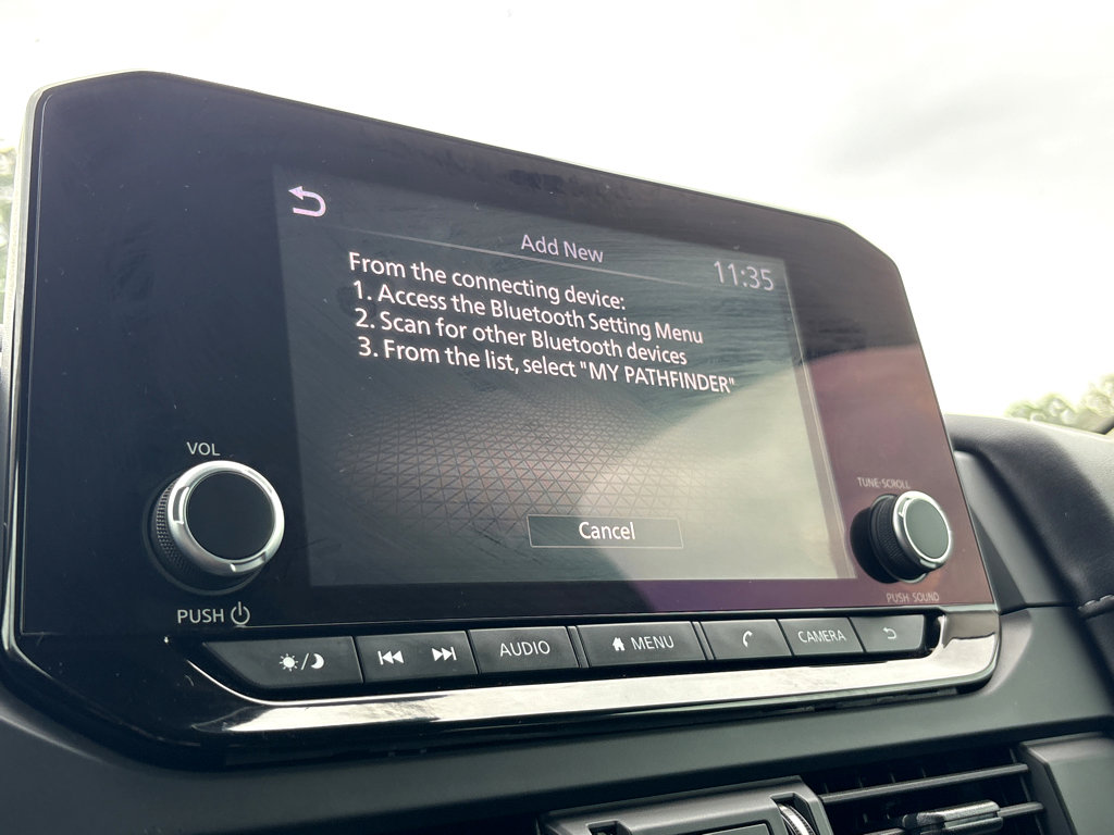 Used 2025 Nissan Pathfinder S FWD image 6
