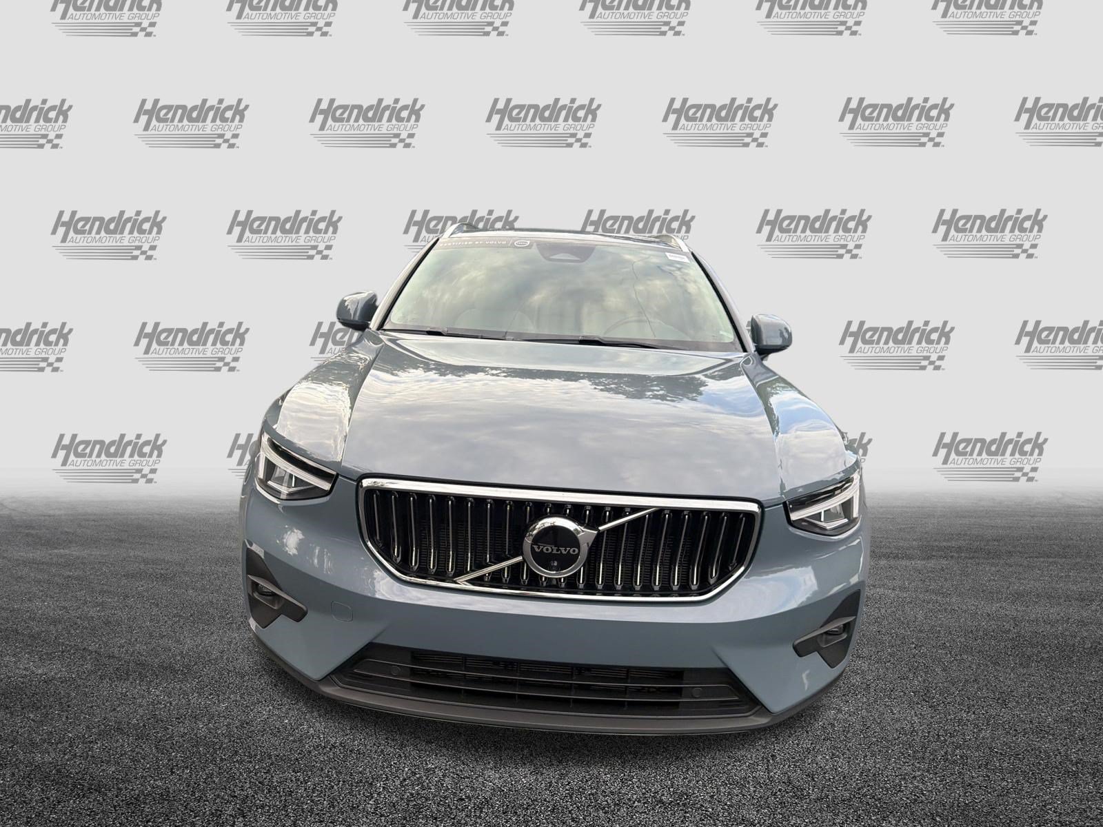 Certified 2023 Volvo XC40 B5 Plus w/ Protection Package Premier AWD/4WD image 3