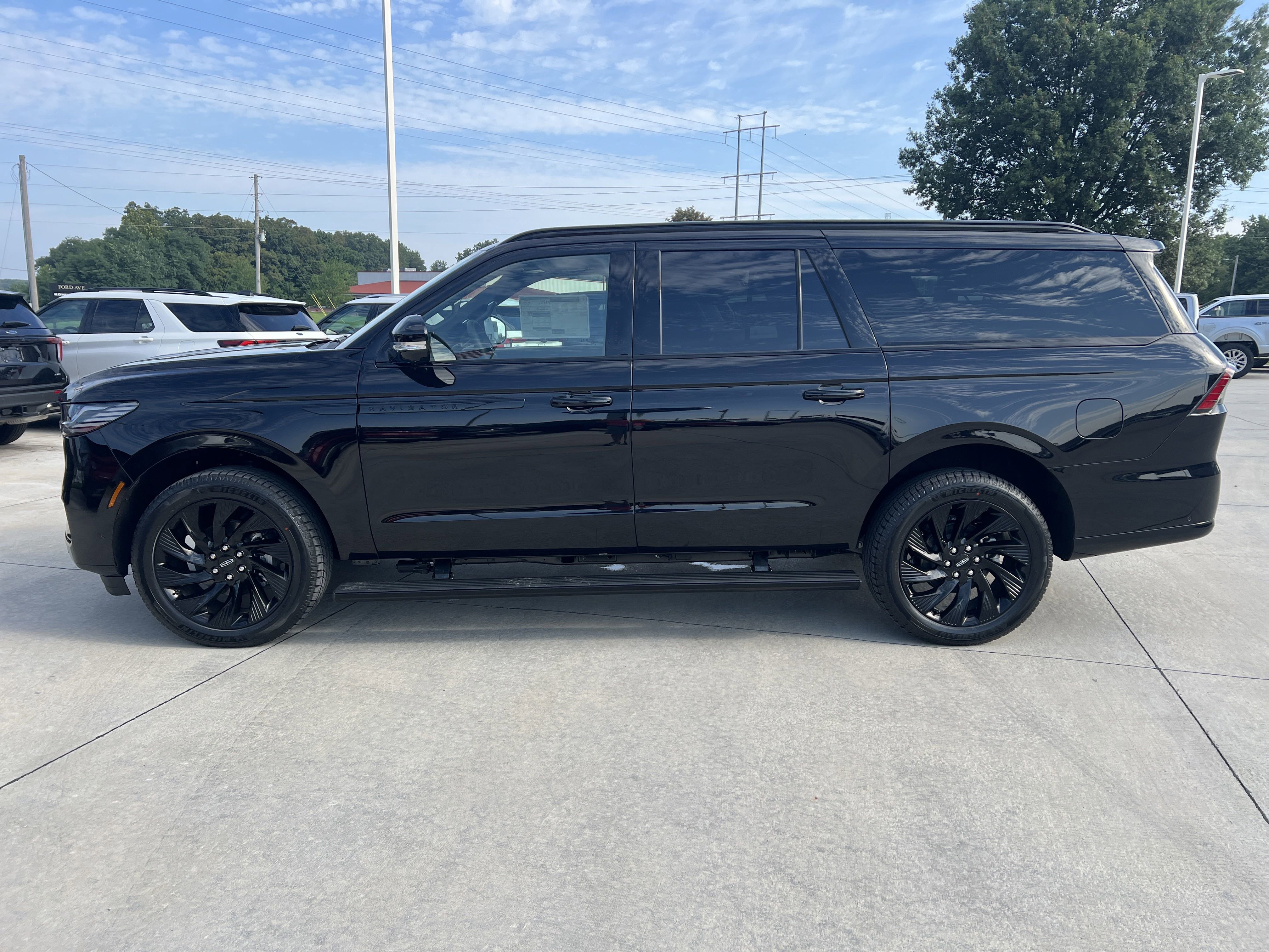 New 2025 Lincoln Navigator L Reserve image 5