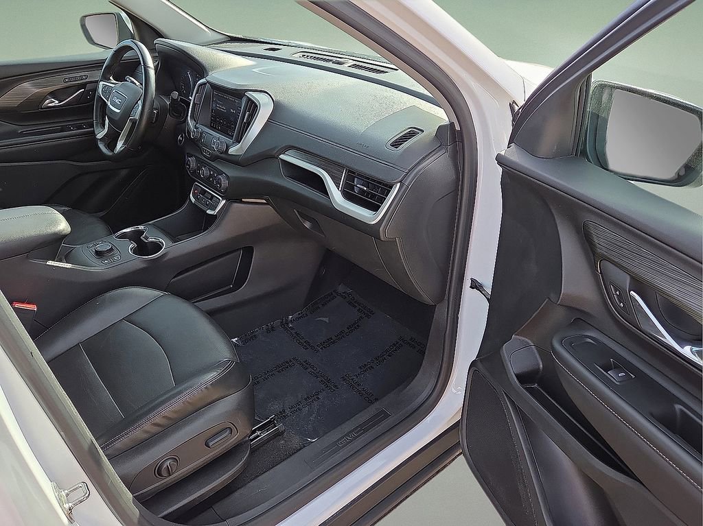 Used 2024 GMC Terrain SLT image 13