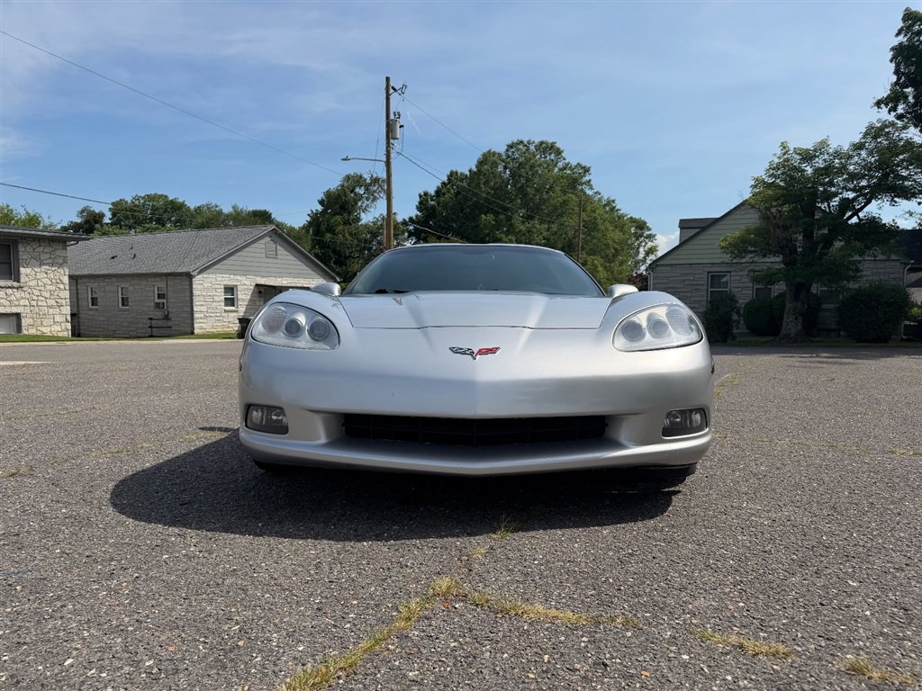 Used 2009 Chevrolet Corvette Coupe w/ Z51 Performance Package RWD image 8
