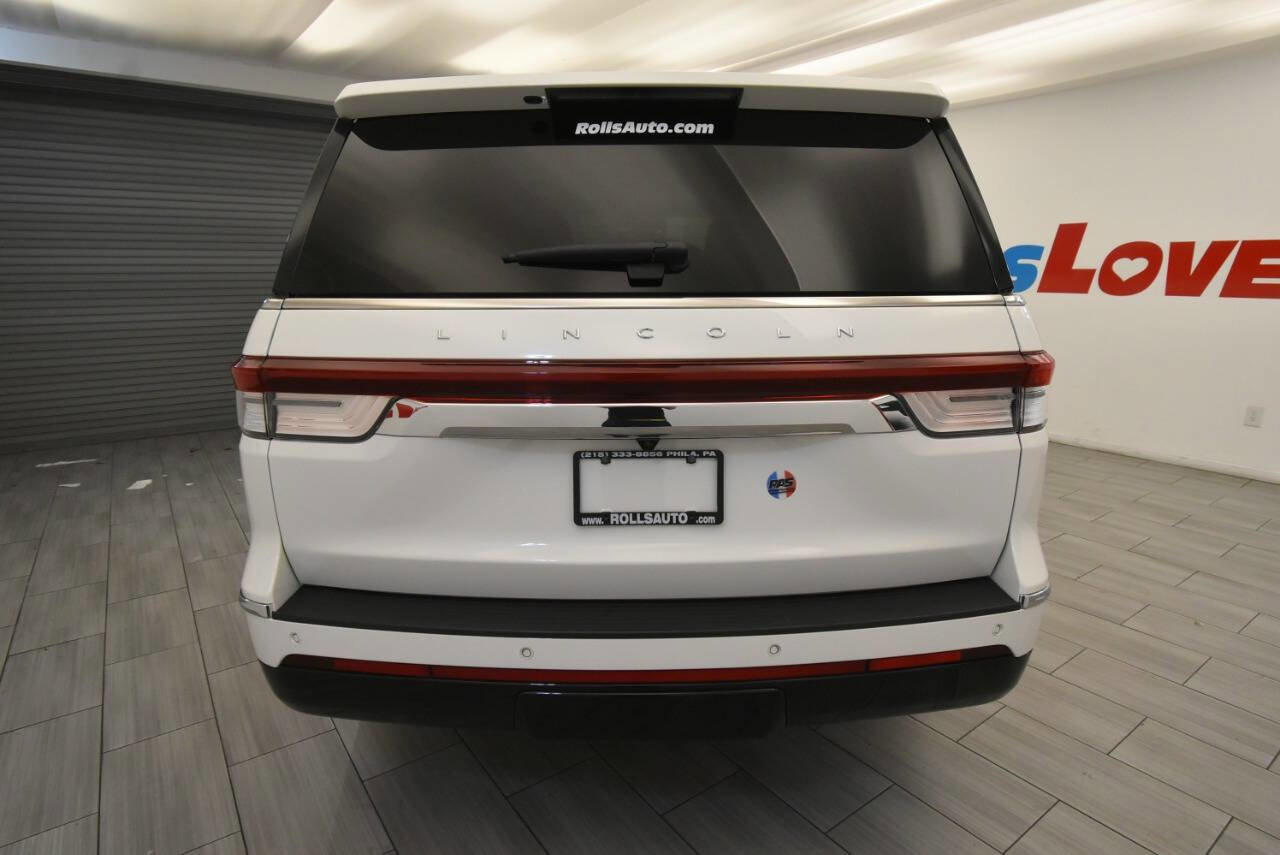Used 2022 Lincoln Navigator Reserve image 4
