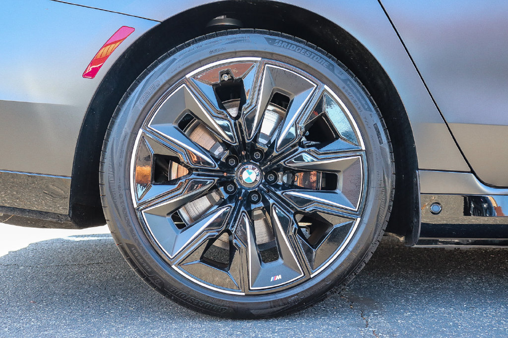 Used 2026 BMW i7 xDrive60 AWD/4WD image 8