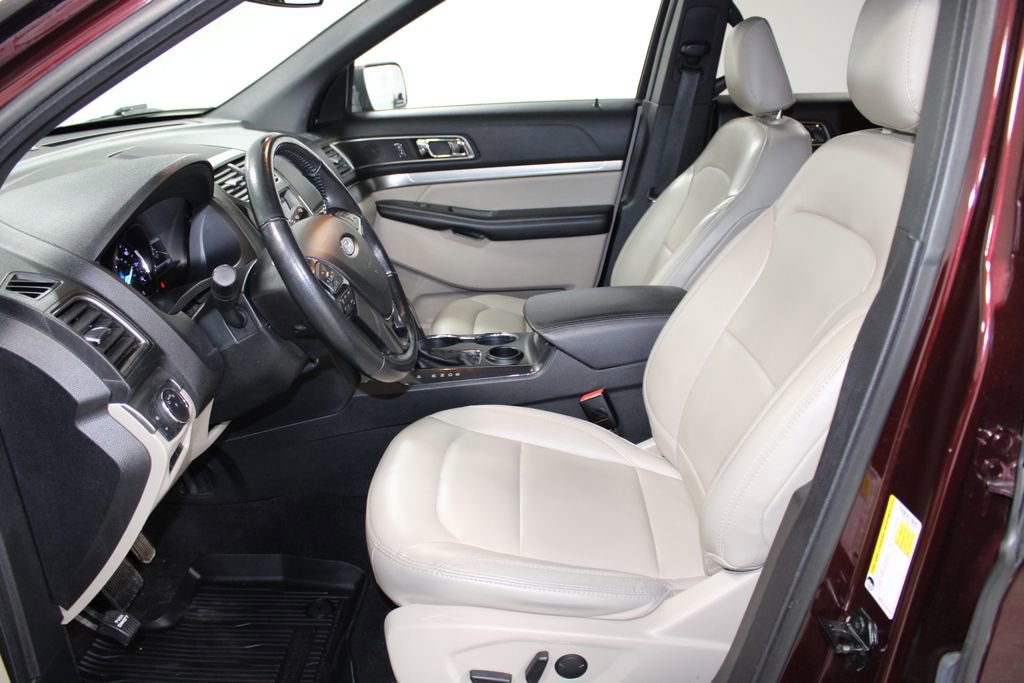 Used 2019 Ford Explorer XLT w/ Equipment Group 202A image 23