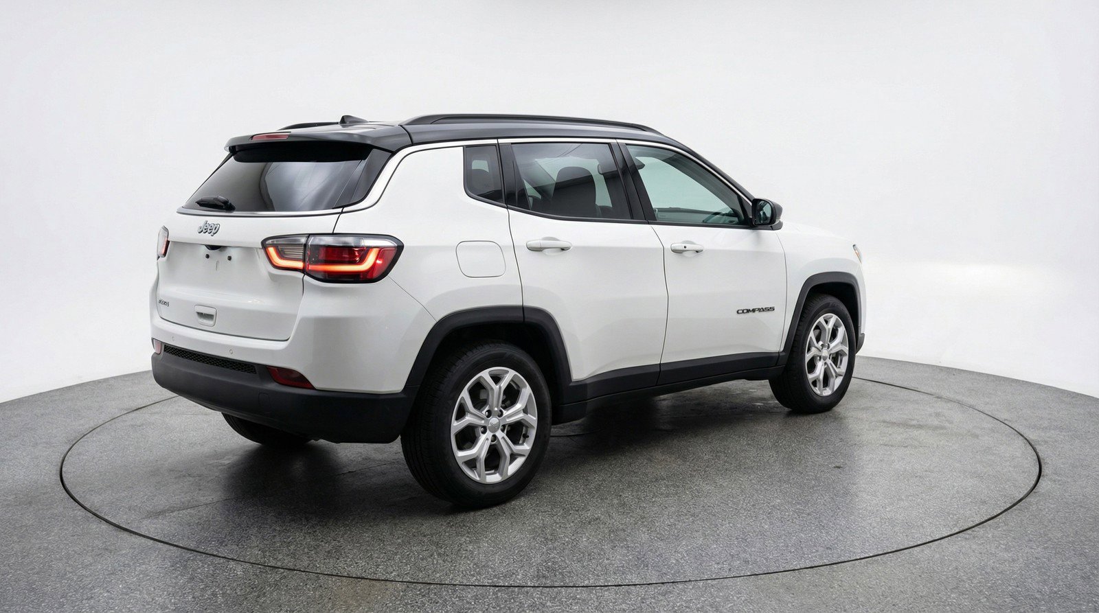 Used 2025 Jeep Compass Latitude image 7