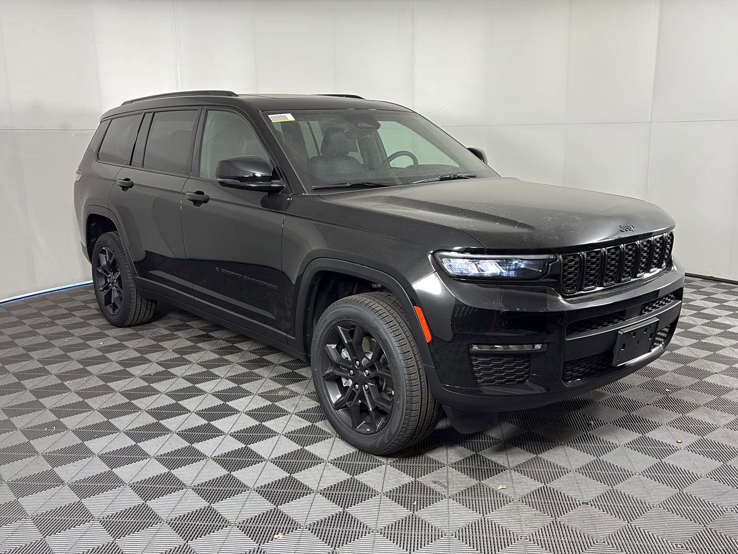 New 2025 Jeep Grand Cherokee L Limited AWD/4WD image 2