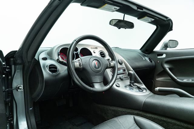 Used 2007 Pontiac Solstice Convertible w/ Premium Package RWD image 21
