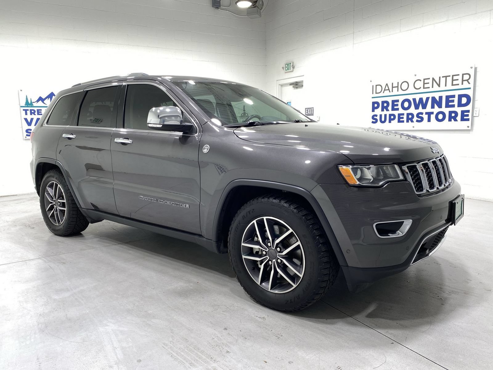 Used 2021 Jeep Grand Cherokee Limited w/ Luxury Group II AWD/4WD image 2