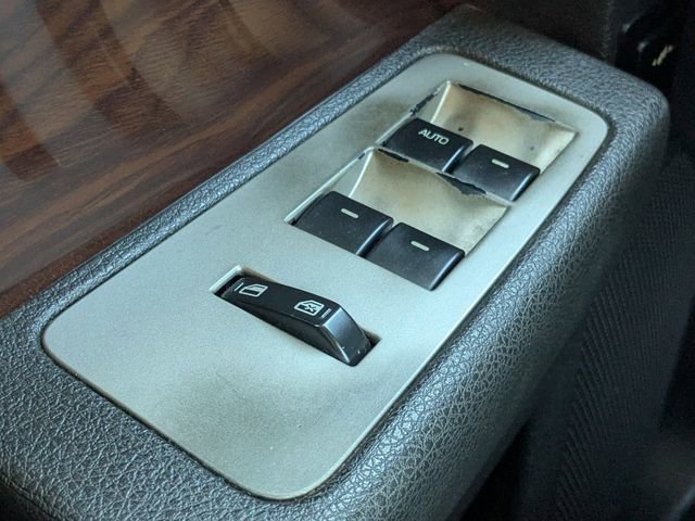 Used 2010 Ford Flex SEL image 17