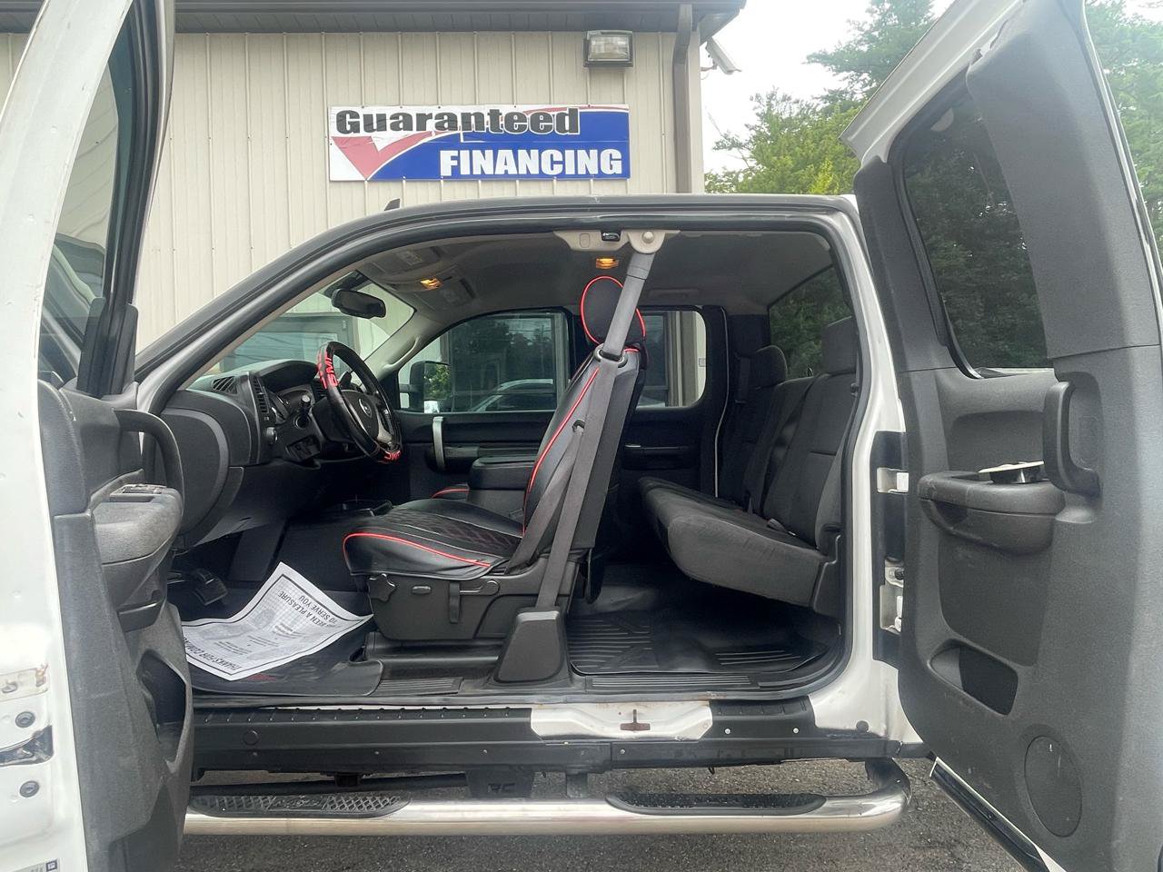Used 2007 GMC Sierra 2500 SLE w/ SLE2 Audio Package AWD/4WD image 9