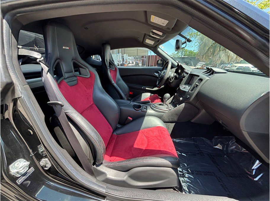 Used 2019 Nissan 370Z NISMO RWD image 33