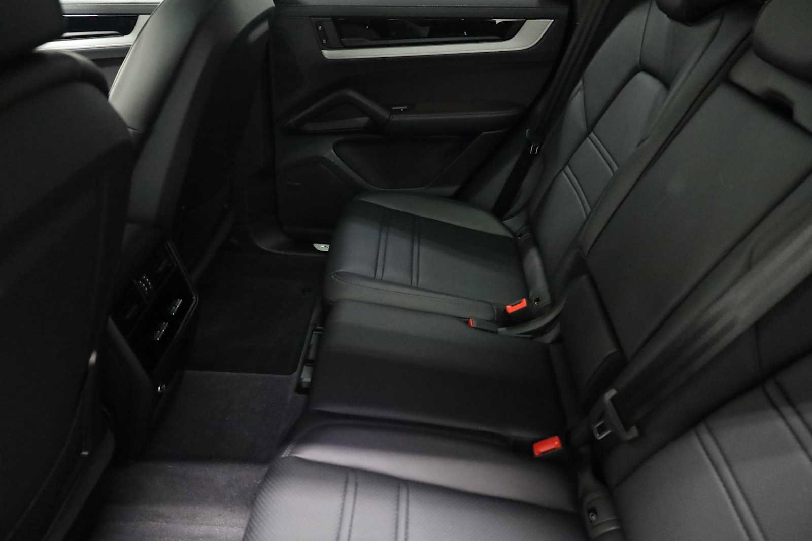 Certified 2025 Porsche Cayenne S image 35