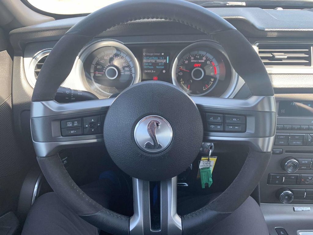 Used 2013 Ford Mustang Shelby GT500 RWD image 98