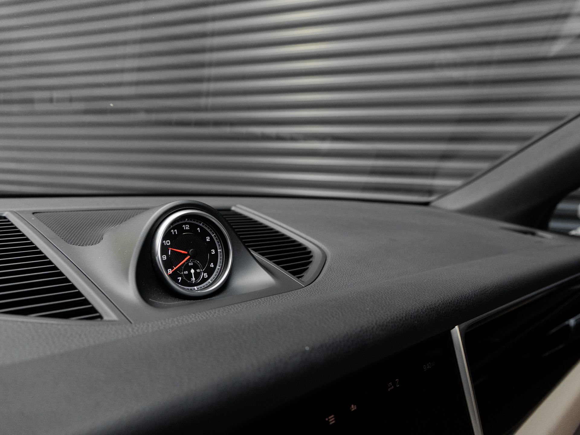 Certified 2021 Porsche Macan S AWD/4WD image 19