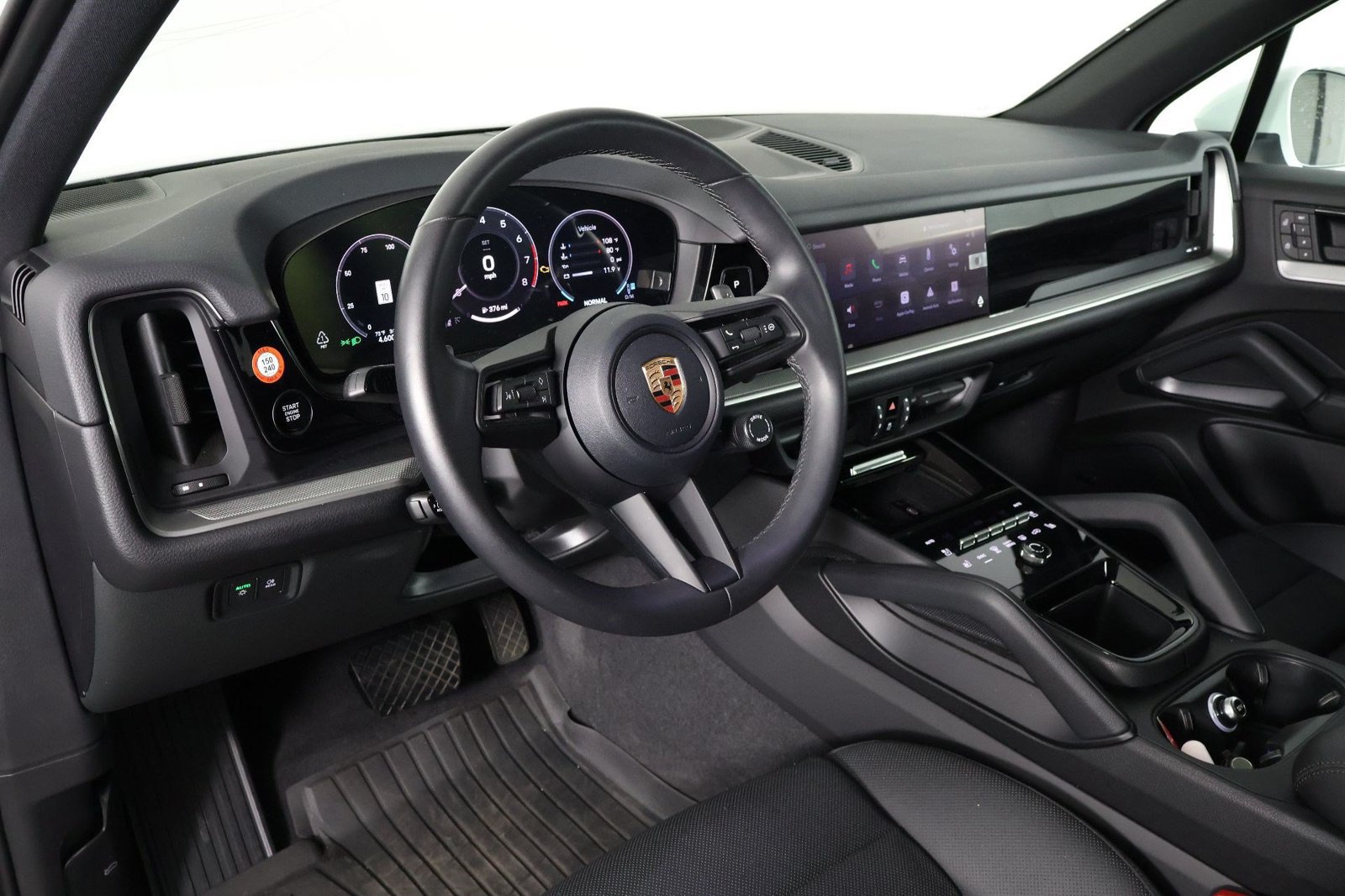 Certified 2026 Porsche Cayenne AWD/4WD image 4