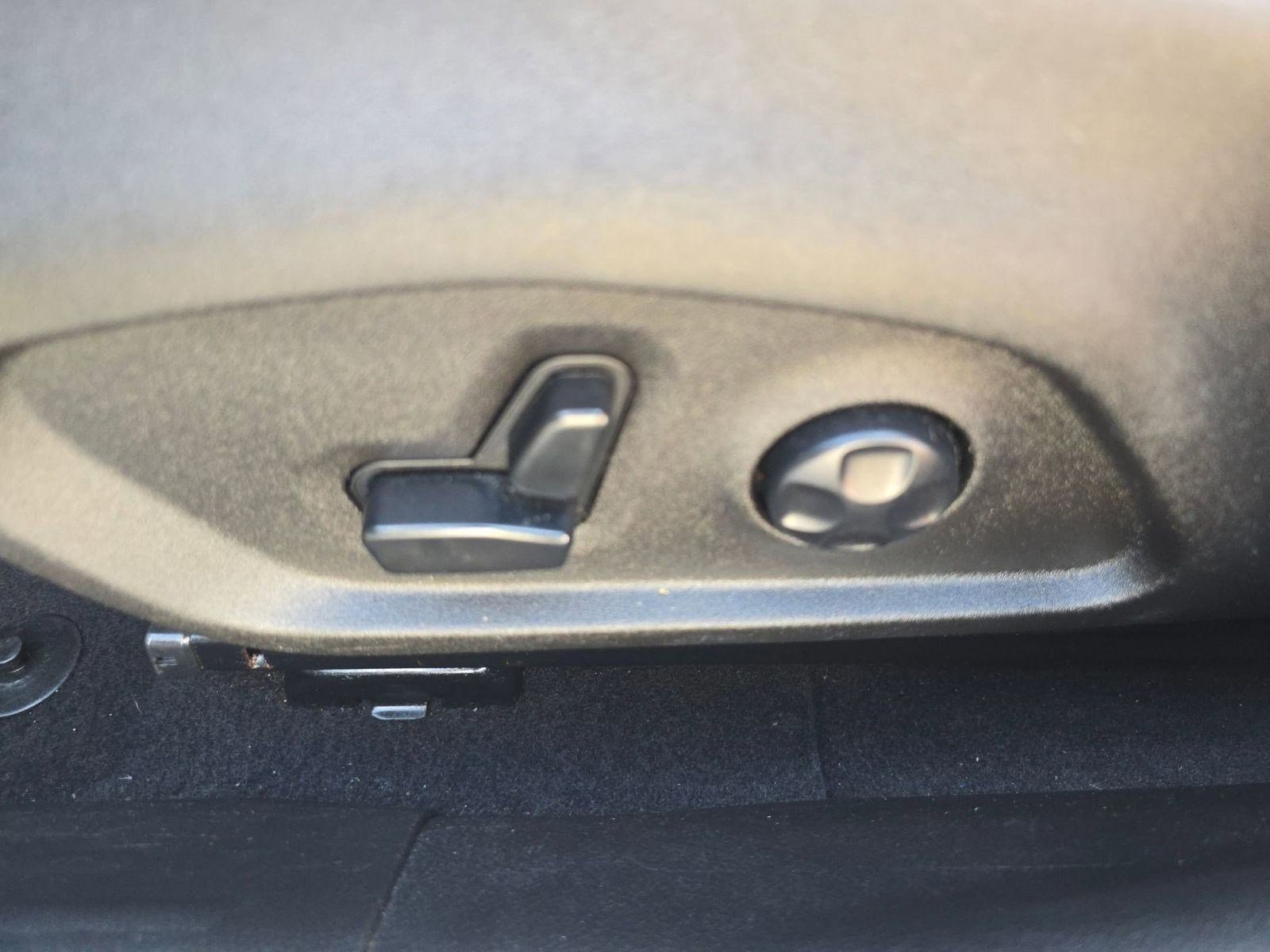 Used 2020 Jeep Renegade Limited image 12