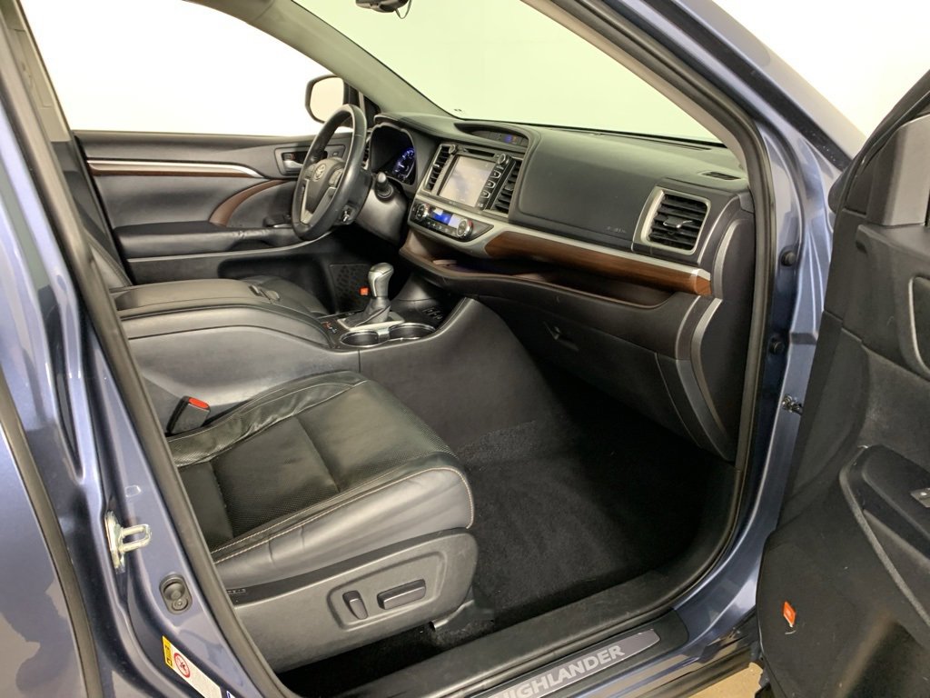 Used 2015 Toyota Highlander Limited image 46