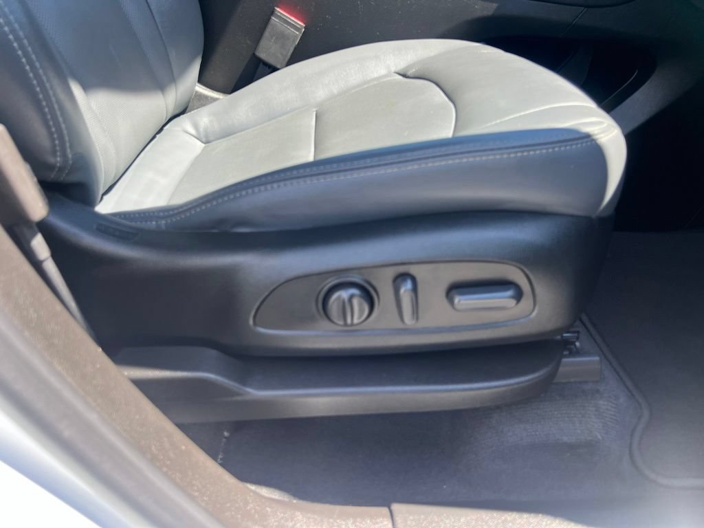 Used 2023 Buick Enclave Essence w/ Experience Buick Package FWD image 42