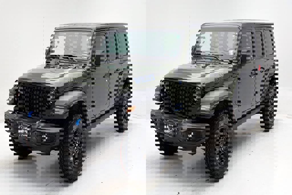 Used 2023 Jeep Wrangler Unlimited w/ Cold Weather Group image 5