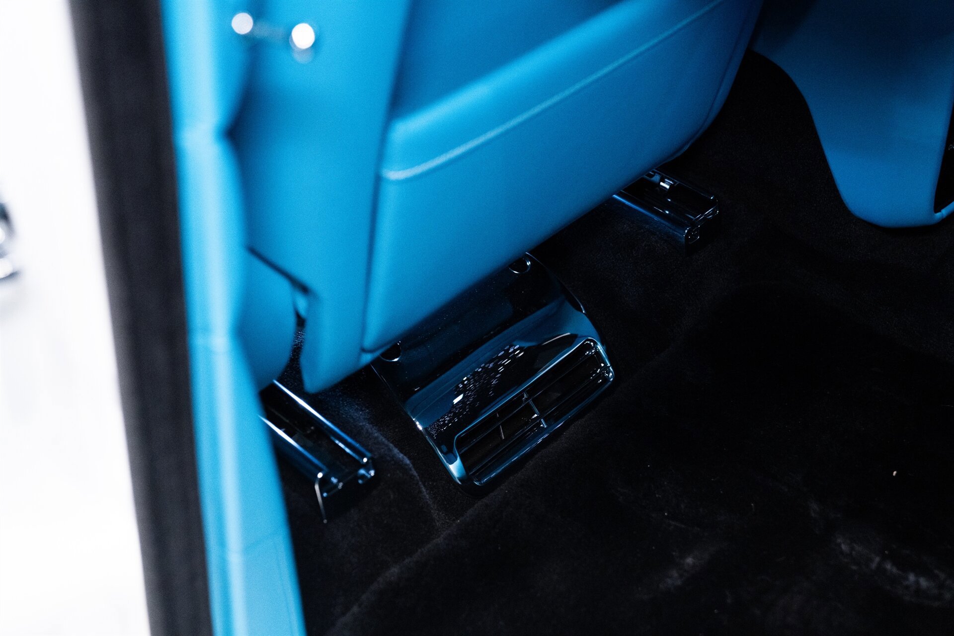 Used 2026 Rolls-Royce Cullinan image 40