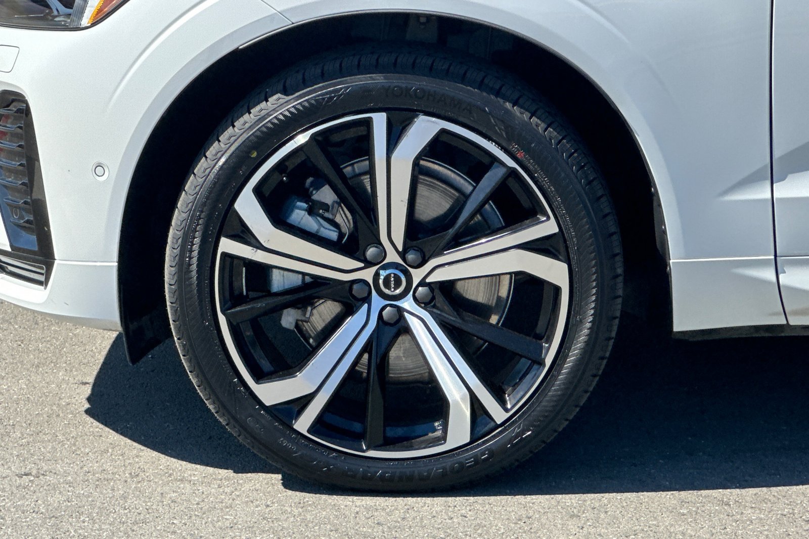 Certified 2024 Volvo XC60 T8 Ultimate w/ Protection Package Premier AWD/4WD image 12