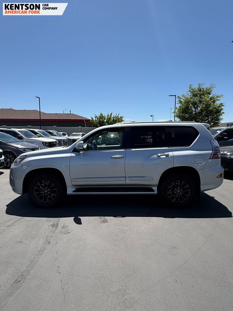 Used 2014 Lexus GX 460 w/ Premium Package AWD/4WD image 2