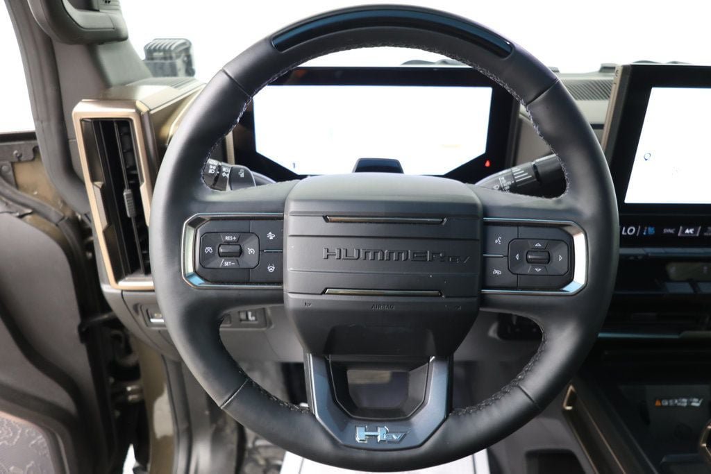 Used 2025 GMC Hummer EV 3X w/ LPO, Illumination Package AWD/4WD image 11